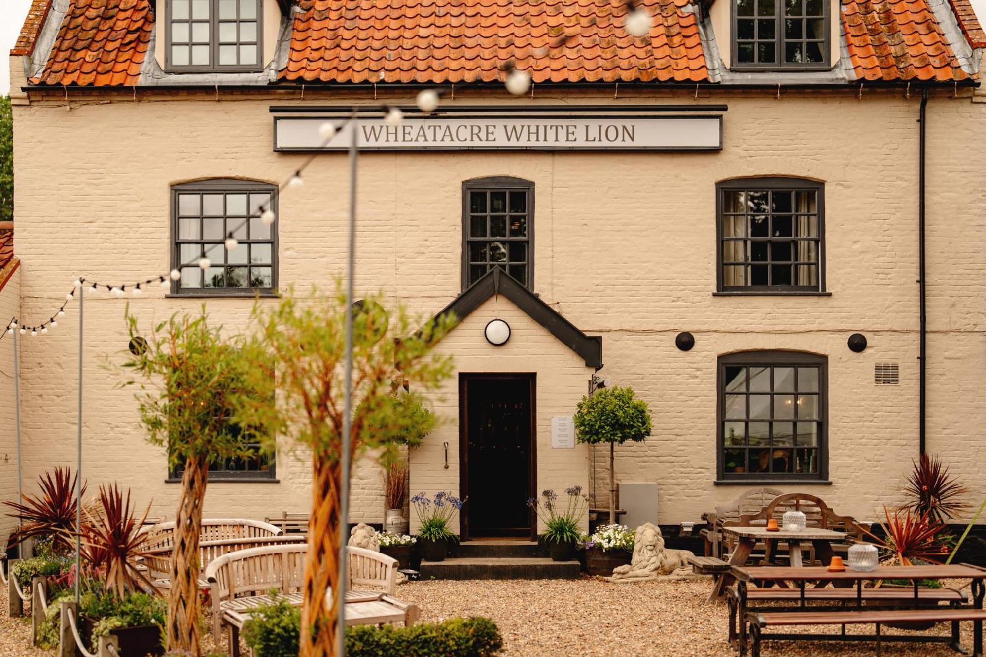 Wheatacre White Lion Hotel Burgh Saint Peter Екстериор снимка