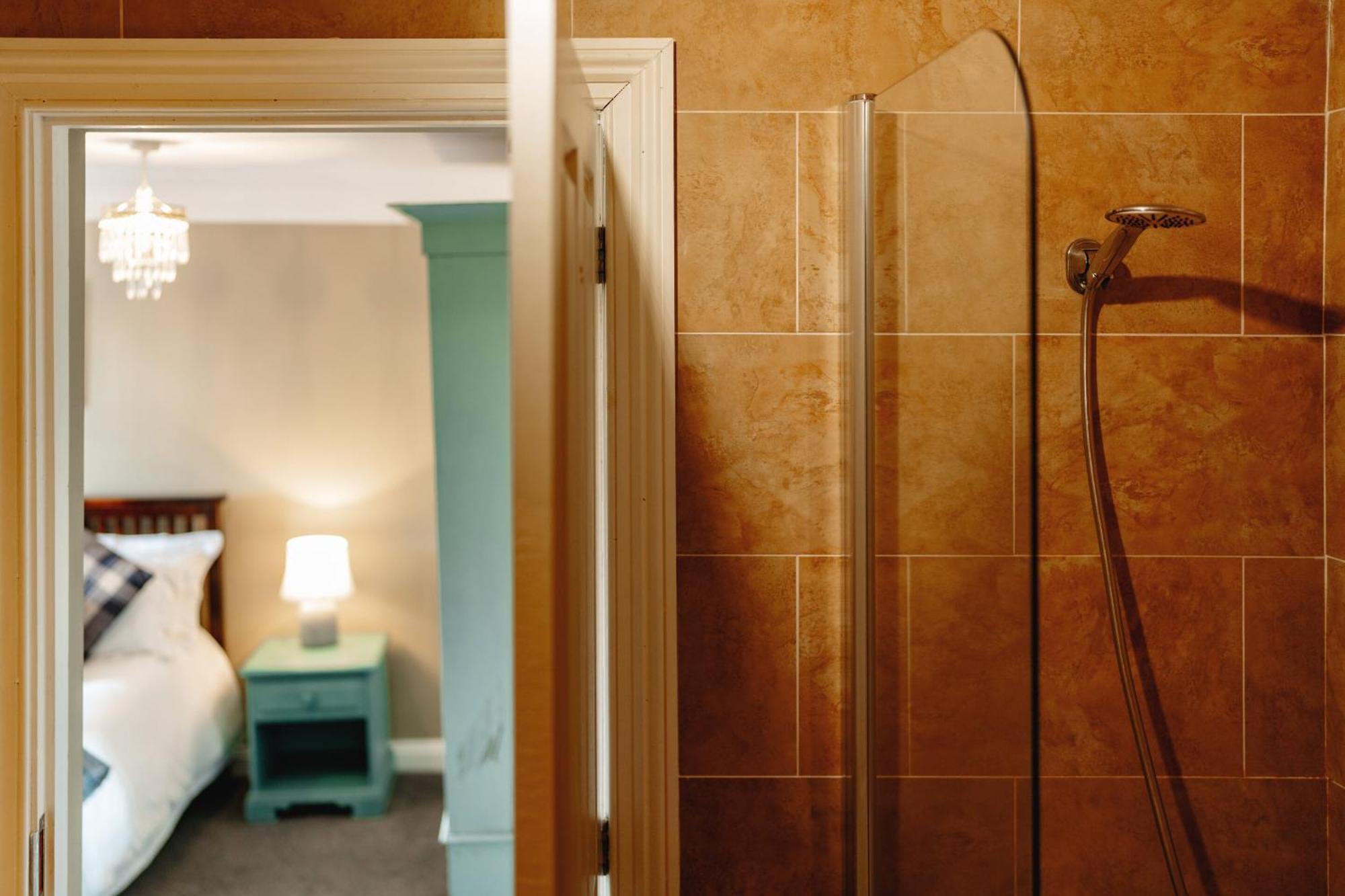 Wheatacre White Lion Hotel Burgh Saint Peter Стая снимка